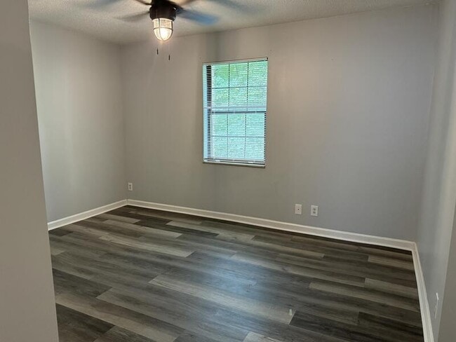 Building Photo - 118 Walsh Ln