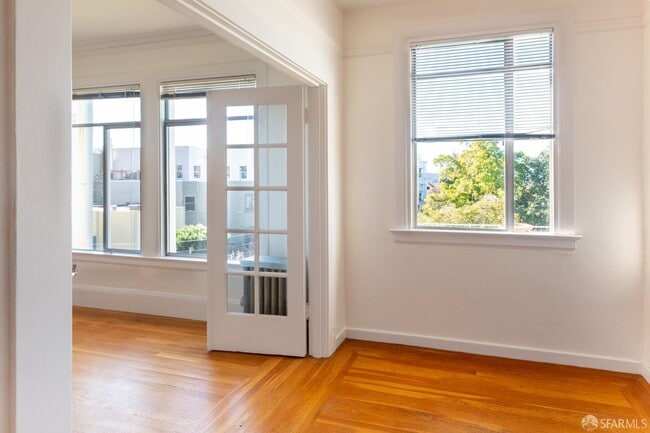 Building Photo - 3033 Franklin St