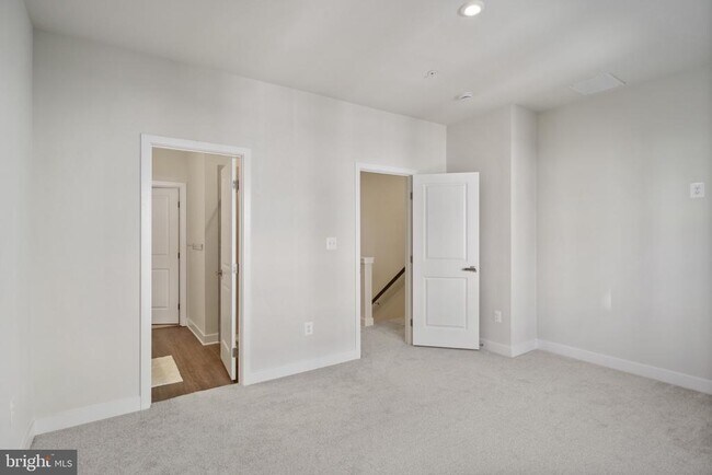 Building Photo - 734 Watts St