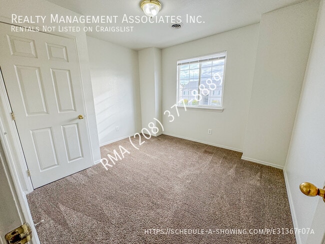 Building Photo - 843 N White Barn Rd