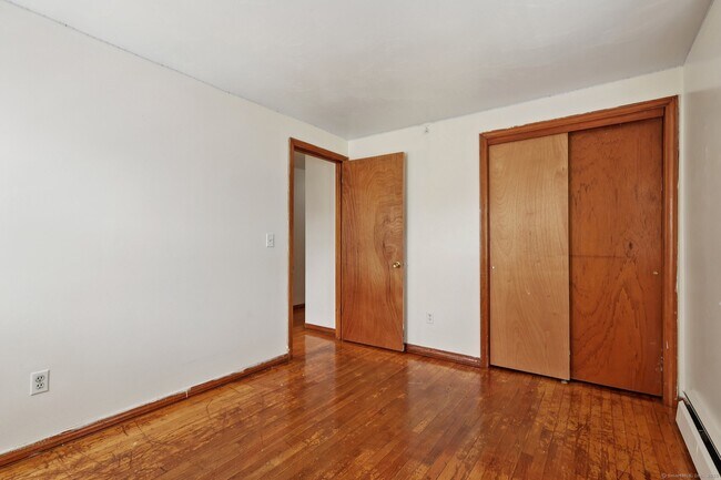 Building Photo - 37 Cumberland Rd