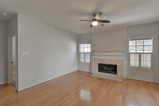 Building Photo - 4527 Natural Bridge Dr