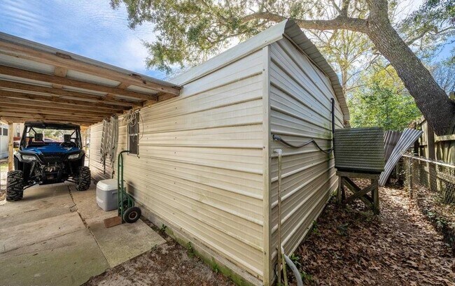 Building Photo - 351 Palm Dr