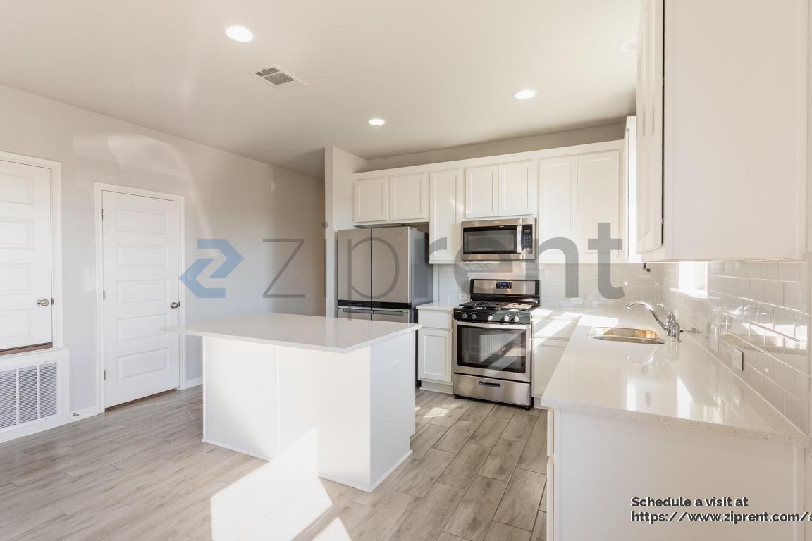 Building Photo - 2533 Pecan Island Dr
