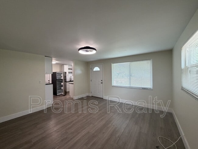 Building Photo - 2028 N Betty Ln
