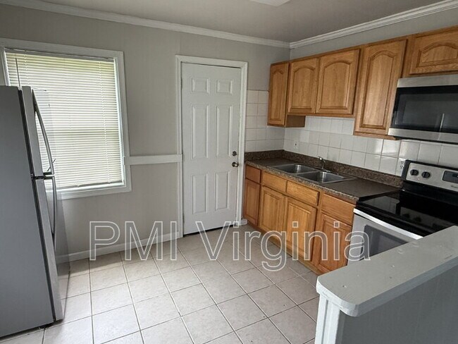 Building Photo - 8109 Diggs Rd