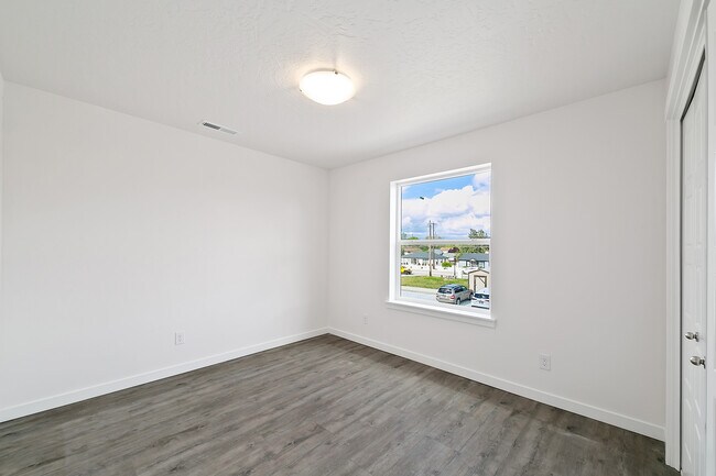 Building Photo - 1336 N Meridian Rd