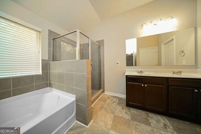 Building Photo - 3764 Shenfield Dr