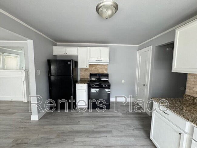 Building Photo - 203 S Jamestown Ave
