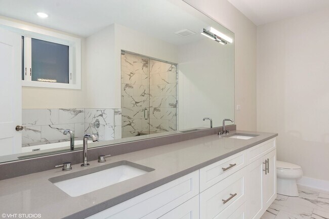 Building Photo - Condo Quality 3,400 SF Duplex Down in Roscoe Village, Pet Friendly Available August 1st