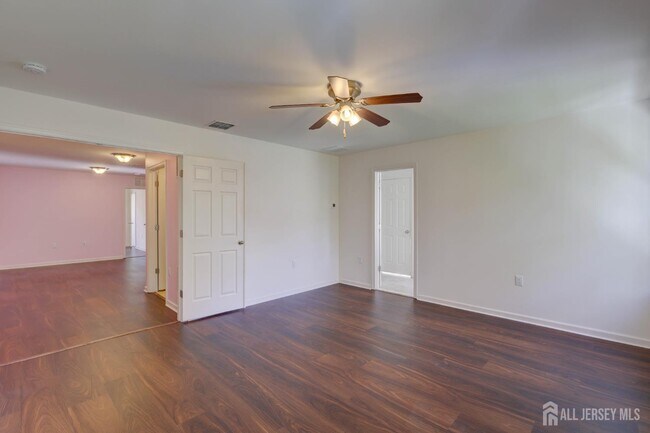 Building Photo - 101 Pearce Ln