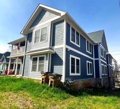 Building Photo - FA1315 18BR TRIPLEX (6/6/6)