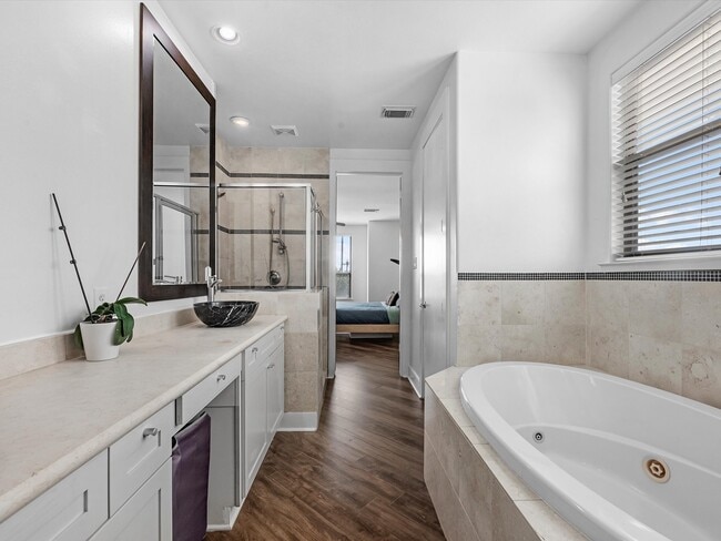 Building Photo - 3421 Gillespie St