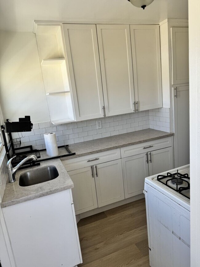 Building Photo - HALF OFF First Months Rent w/ move in before July 4th!!!