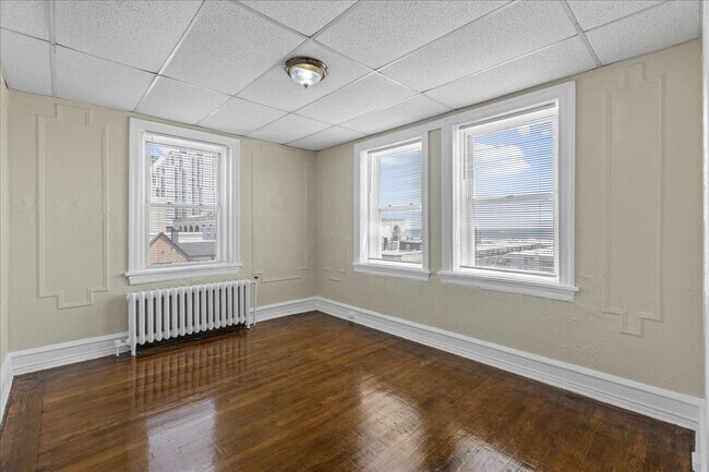 Building Photo - 2 S Hartford Ave