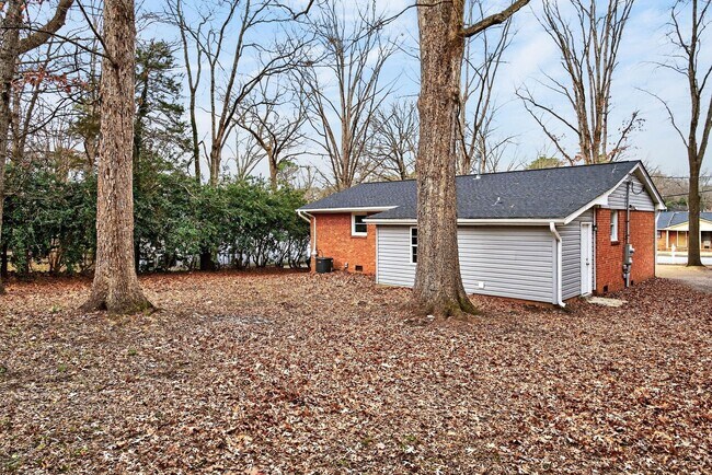 Building Photo - Newly Remodeled 3BD, 2BA Raleigh Home Near Downtown Raleigh and Interstates