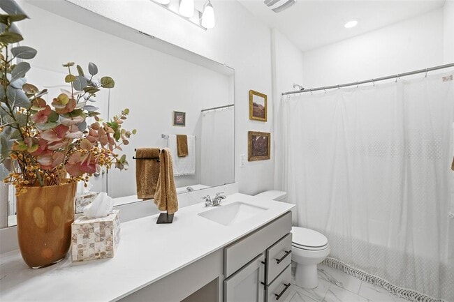 Building Photo - 517 Lady Swiss Ln