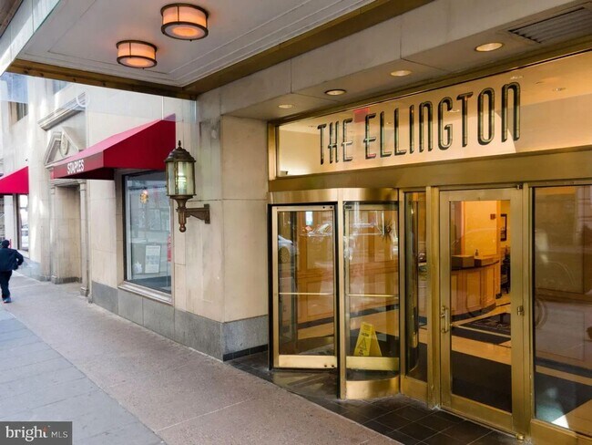 Building Photo - Spacious 4-Bedroom Residence with In-Unit Laundry in Center City