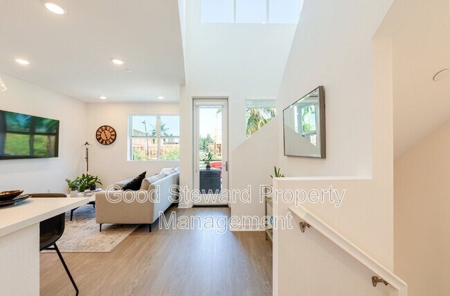 Building Photo - 9608 Nova Pl