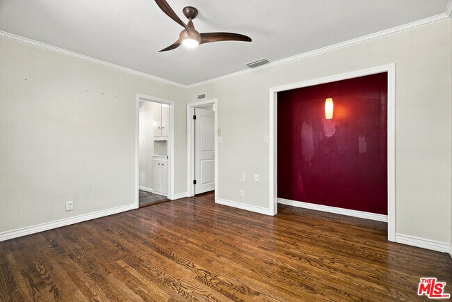 Building Photo - 110 S Elwood Ave