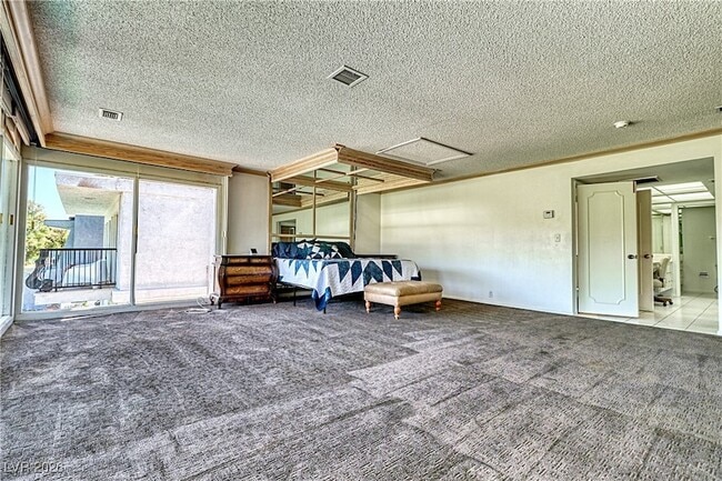 Building Photo - 940 Vegas Valley Dr