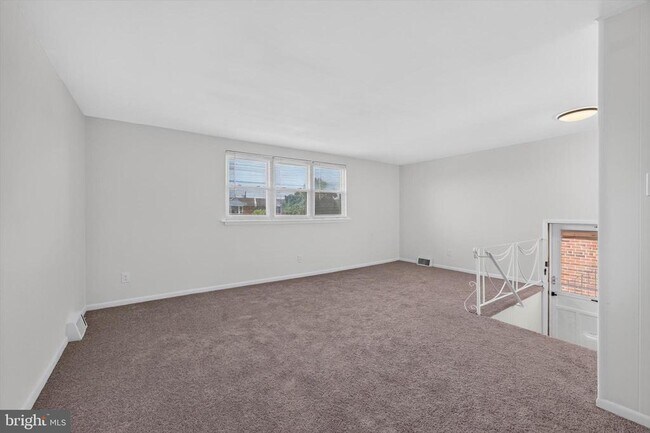Building Photo - 2261 Strahle St