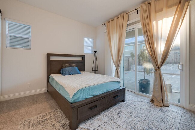 Building Photo - Luxury 4 Bedroom Home in Gated El Dorado Hills Community!