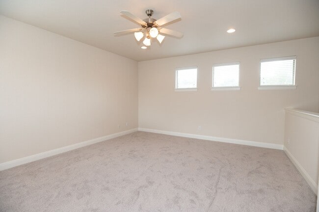 Building Photo - Spacious, Two Story, South Austin Condo!