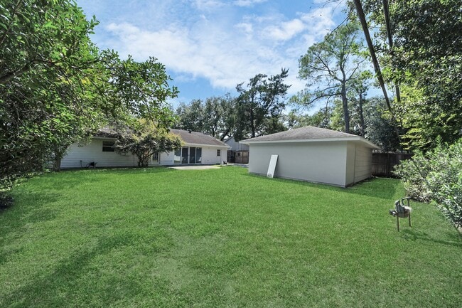 Building Photo - 7610 Highmeadow Dr