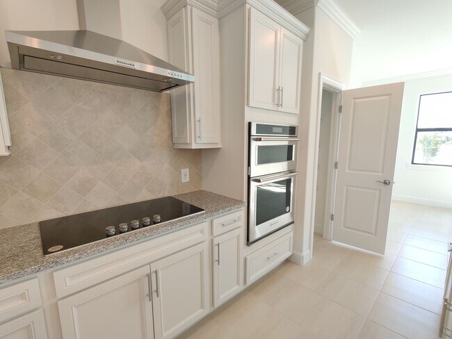 Building Photo - 6140 Baywood Ct