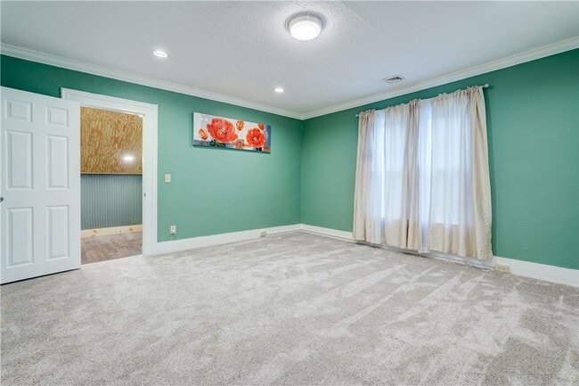 Building Photo - 450 S Main St