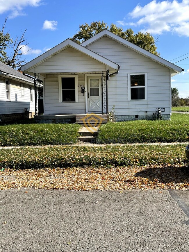 Building Photo - Cozy Anderson 2 Bedroom/1 Bathroom Cottage...