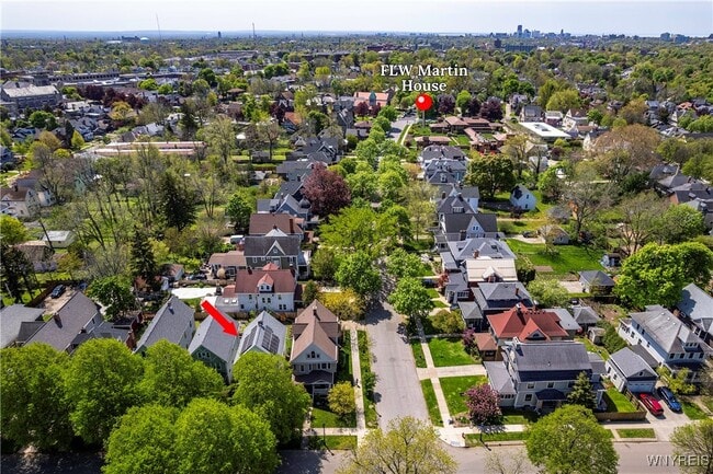 Building Photo - 95 Russell St