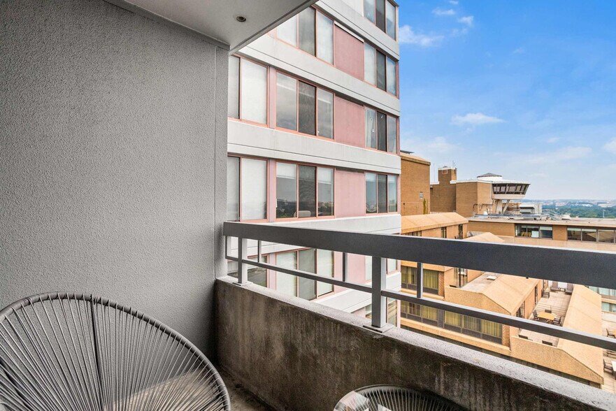 Building Photo - 401 12th St S