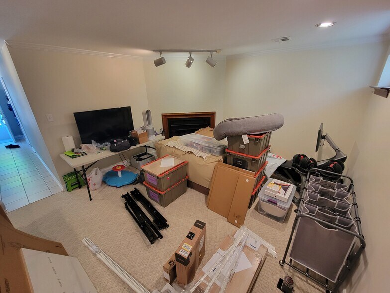 Family Room - 555 Coventry Lane