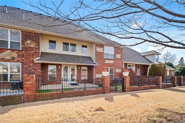 Building Photo - 6683 W Valley View Rd