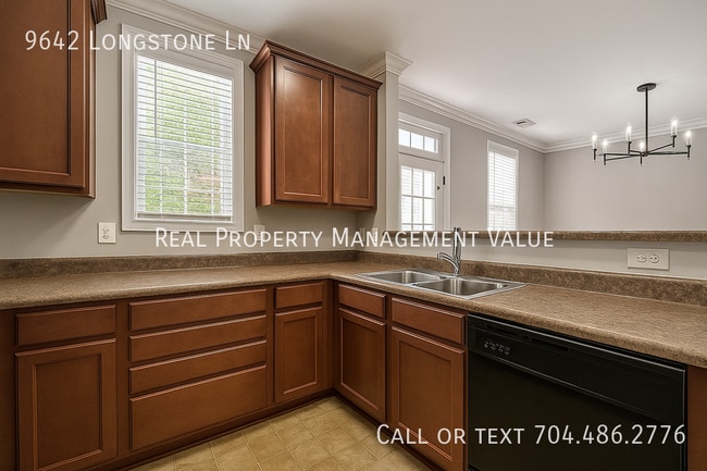 Building Photo - 9642 Longstone Ln