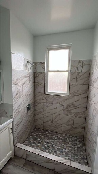 Building Photo - 2311 S Central Ave