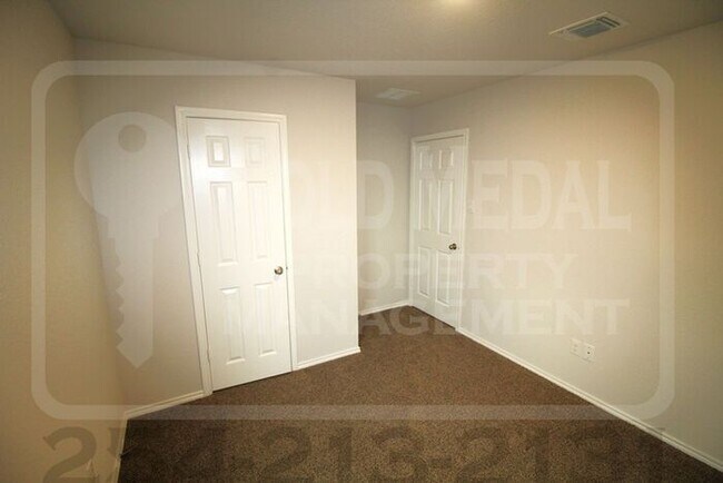 Building Photo - 1704 Cedrus Dr