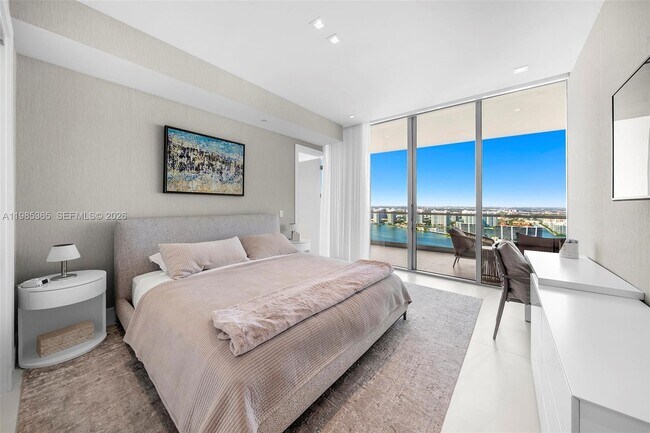 Building Photo - 18501 Collins Ave