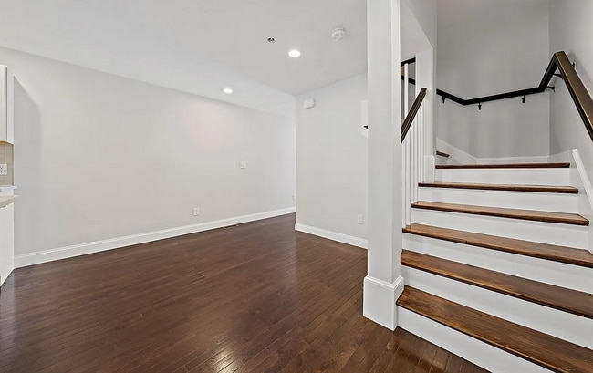 Building Photo - 479 Sherman St