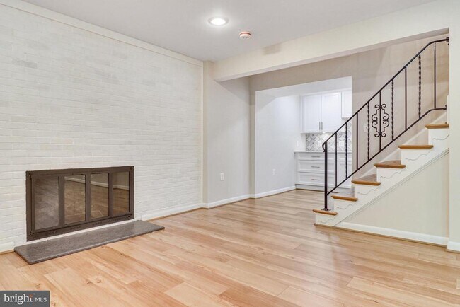 Building Photo - 5019 Fleming Dr