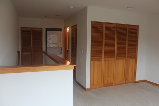 Building Photo - 920 NW Naito Pky