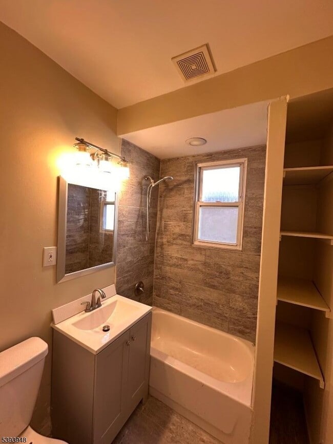 Building Photo - 25 Union Pl