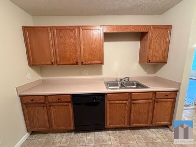 Building Photo - 5196 Tew Ln SW