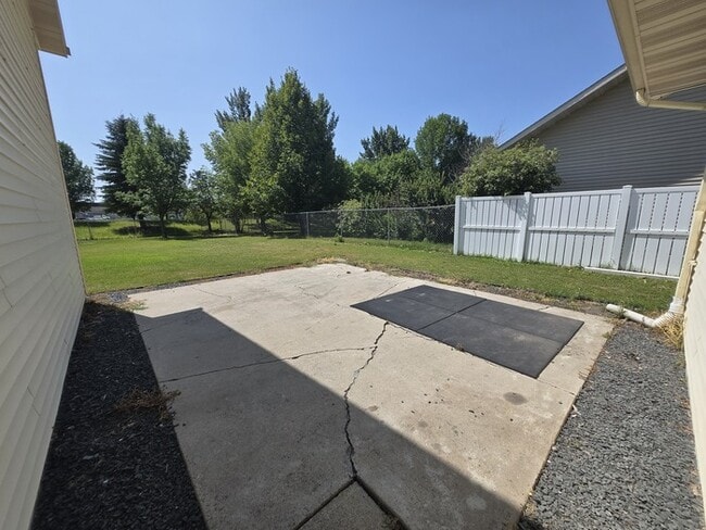 Building Photo - 5093 W Elm Ct