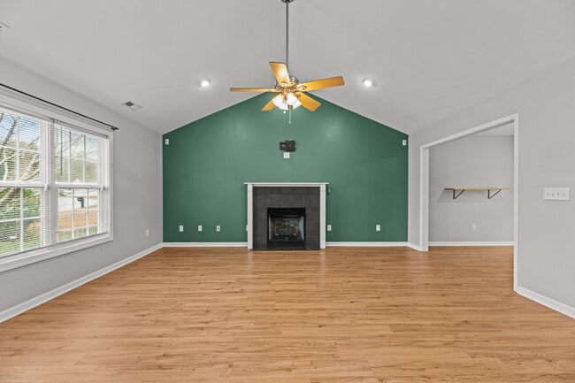 Building Photo - 180 Crooked Run Dr