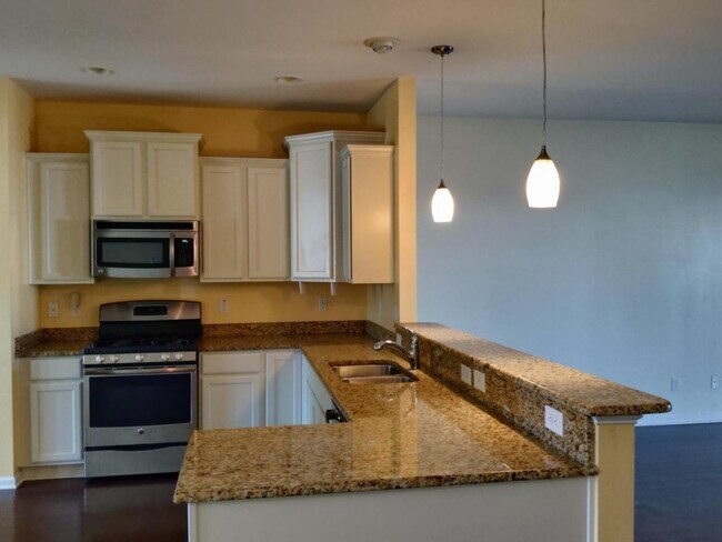 Building Photo - 128 Carolina Wren Ave