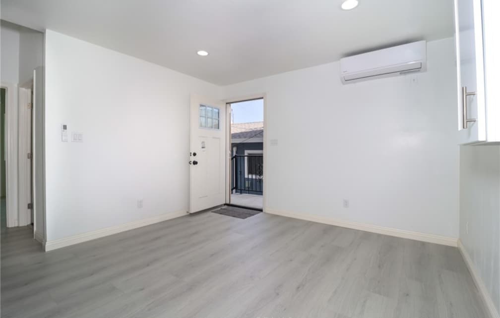 Building Photo - 2931 Manitou Ave