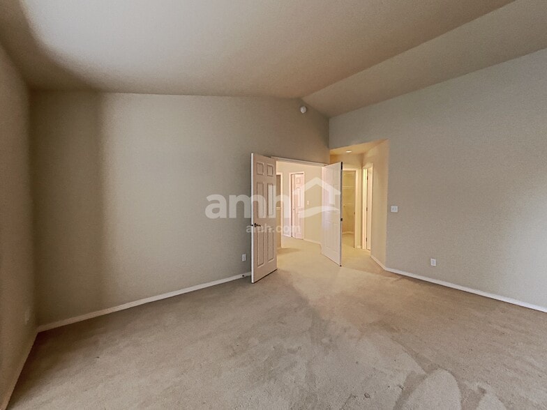 Building Photo - 114 207th St E